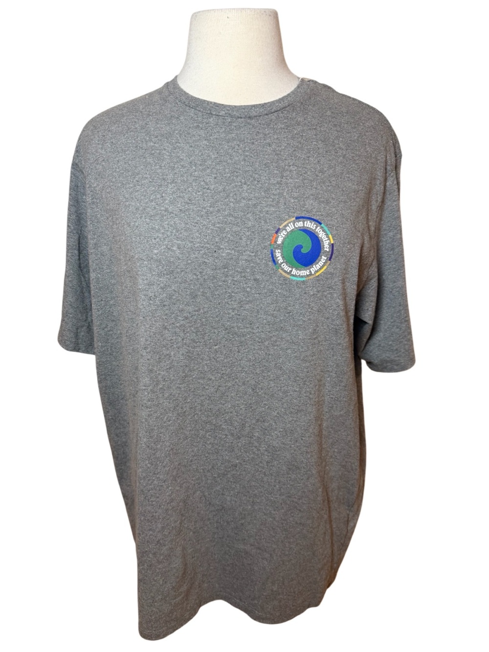 Patagonia Gray Short-Sleeve Tee with Colorful Wave Logo-NWT Size Large